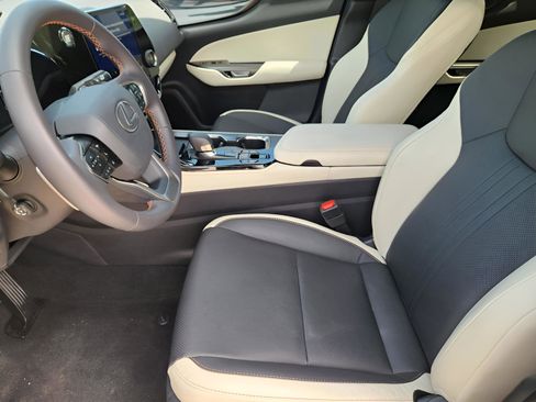 Used 2024 Lexus NX 350 AWD image 5