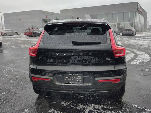 Used 2024 Volvo XC40 B5 Plus w/ Protection Package Premier image 30