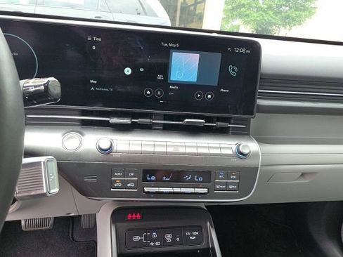 Used 2024 Hyundai Kona Limited FWD image 10