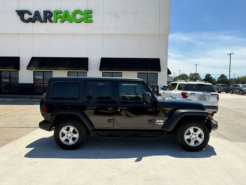 Used 2019 Jeep Wrangler Unlimited Sport S AWD/4WD image 16