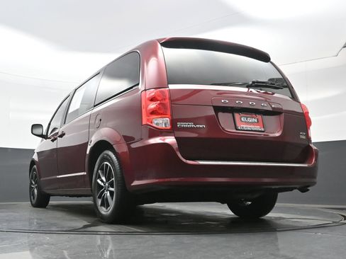 Used 2019 Dodge Grand Caravan GT image 28