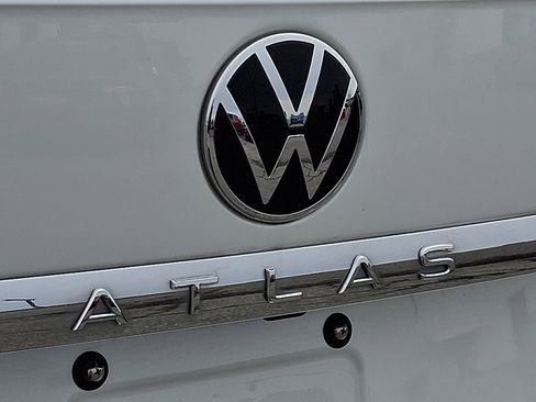 Used 2022 Volkswagen Atlas SEL R-Line image 36