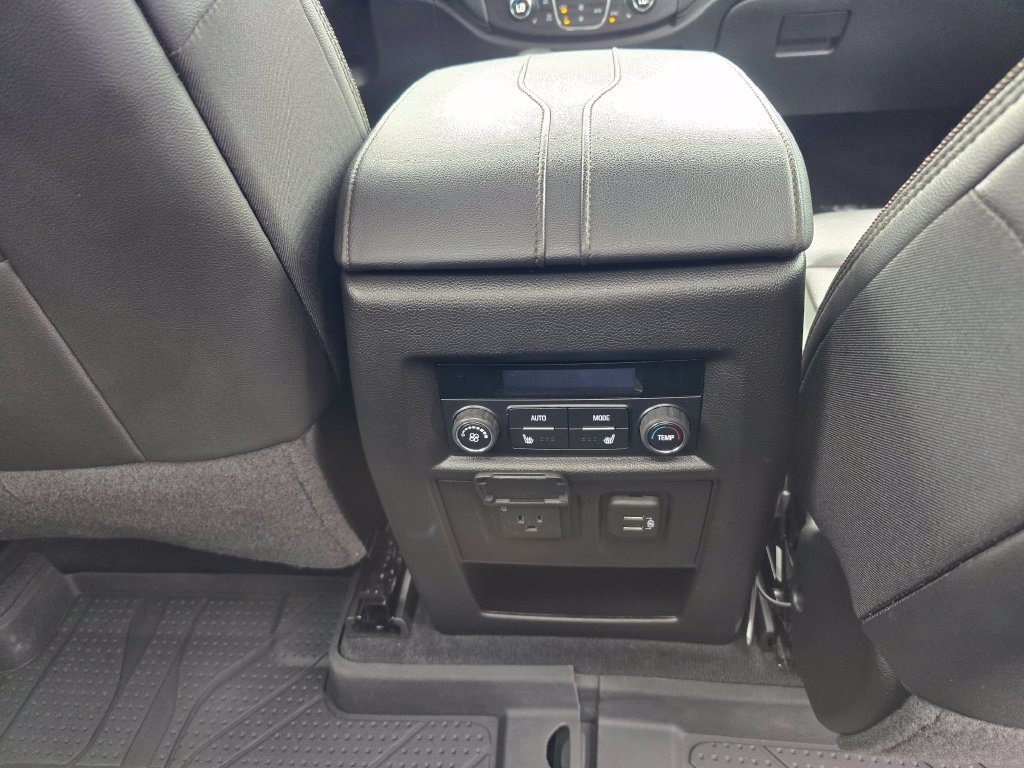 Used 2022 Chevrolet Traverse High Country FWD image 36