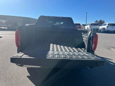 Used 2024 GMC Sierra 1500 SLT image 12