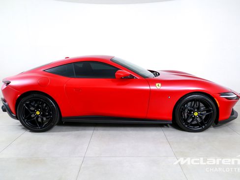 Used 2023 Ferrari Roma image 9