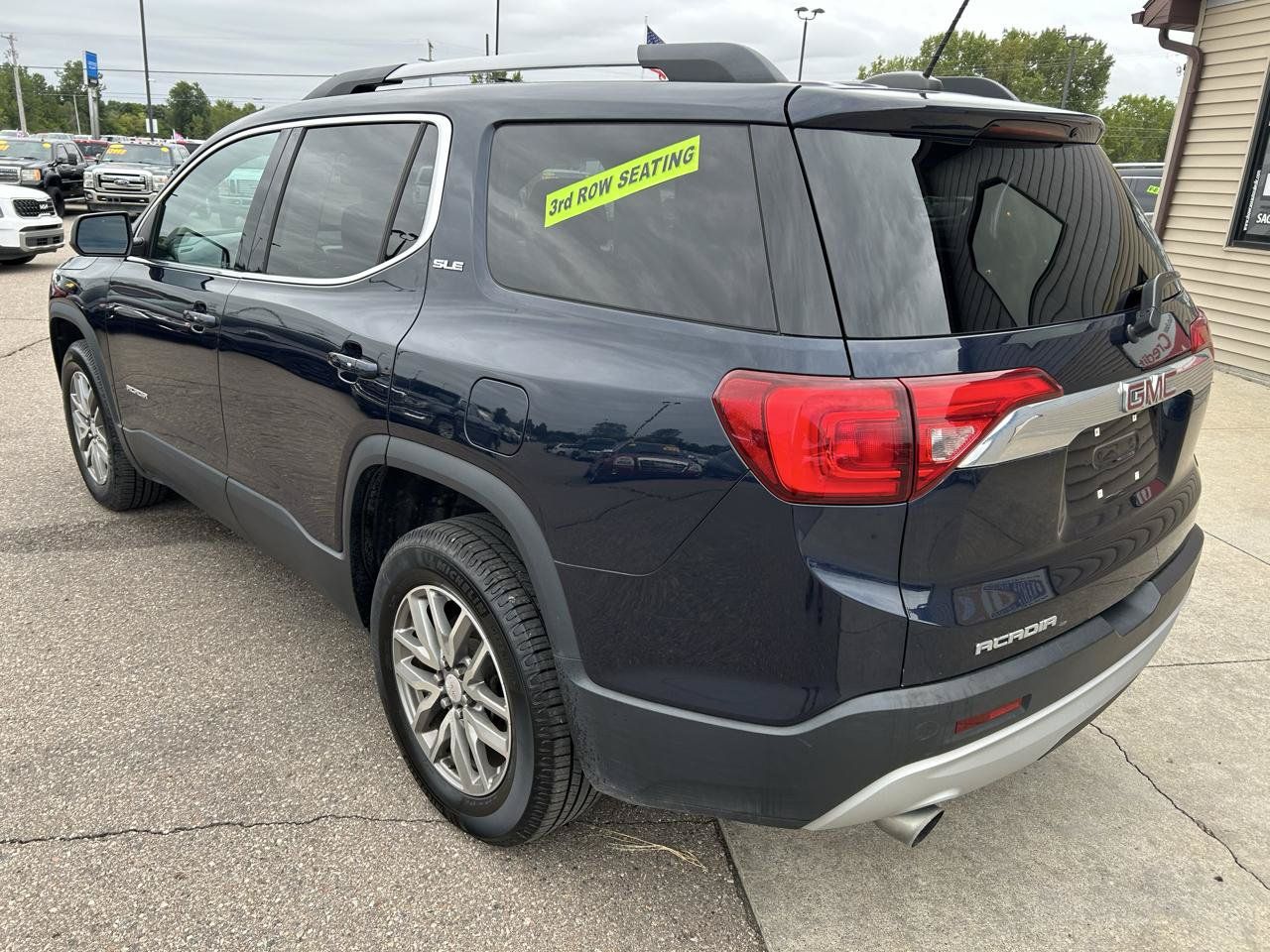 Used 2017 GMC Acadia SLE FWD image 7