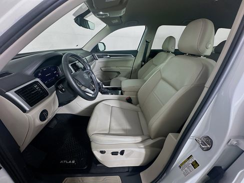 Used 2023 Volkswagen Atlas SE image 13