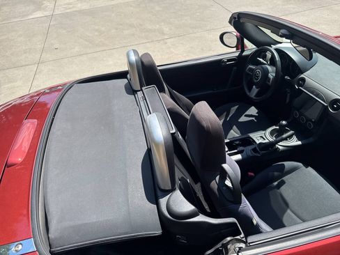 Used 2012 MAZDA MX-5 Miata Sport w/ Convenience Pkg RWD image 9