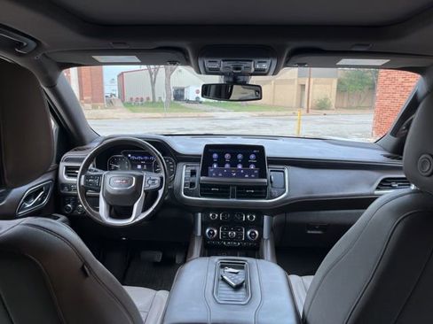 Used 2021 GMC Yukon SLT w/ SLT Premium Package image 38