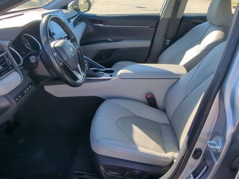 Used 2023 Toyota Camry XLE image 15