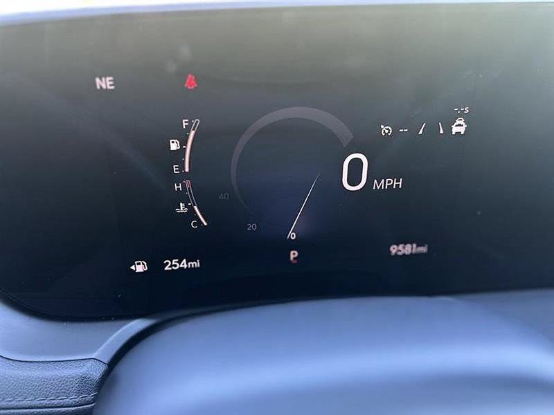 Used 2024 Buick Encore GX Avenir AWD/4WD image 22