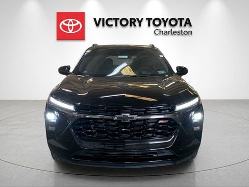 Used 2025 Chevrolet Trax RS w/ Sunroof Package FWD image 8