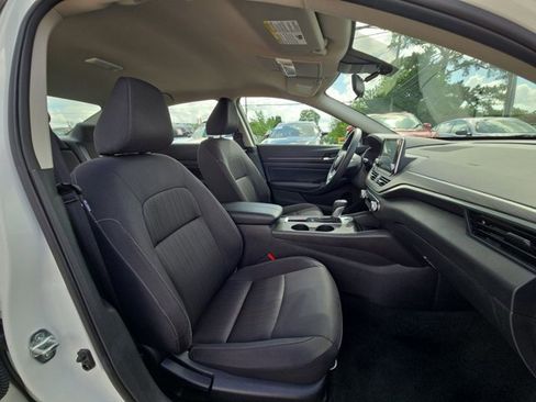 Used 2025 Nissan Altima 2.5 SV image 19