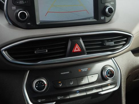 Used 2020 Hyundai Santa Fe SE FWD image 23