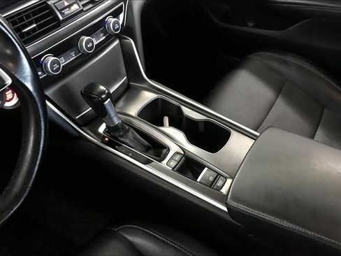 Used 2018 Honda Accord Sport image 15