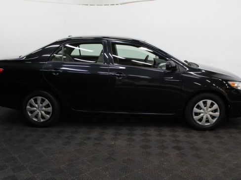Used 2010 Toyota Corolla LE image 4
