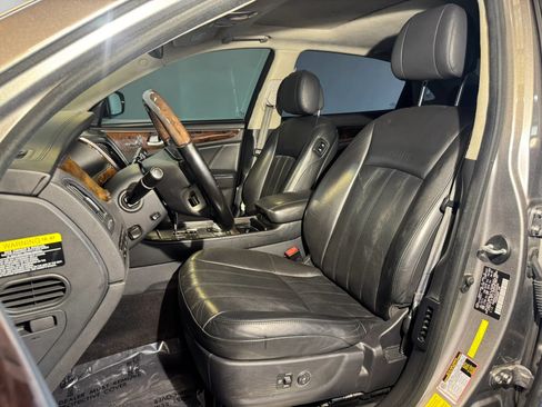 Used 2012 Hyundai Equus Signature RWD image 9