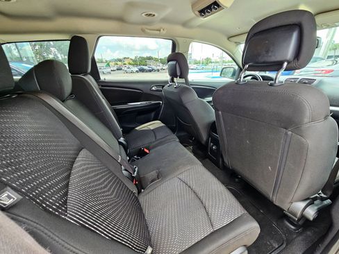 Used 2019 Dodge Journey SE w/ Connectivity Group FWD image 15