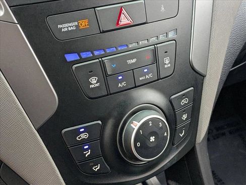 Used 2018 Hyundai Santa Fe Sport image 11