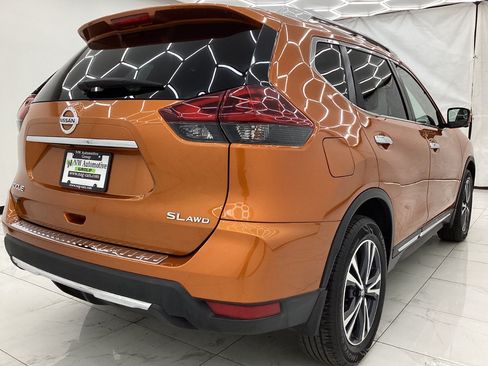 Used 2018 Nissan Rogue SL w/ Premium Package AWD/4WD image 8