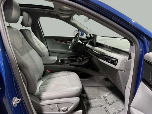 Used 2021 Lincoln Nautilus Reserve w/ Cargo Utility Package AWD/4WD image 27