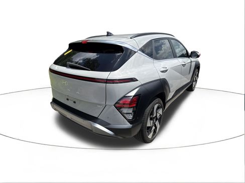 Used 2024 Hyundai Kona Limited FWD image 2