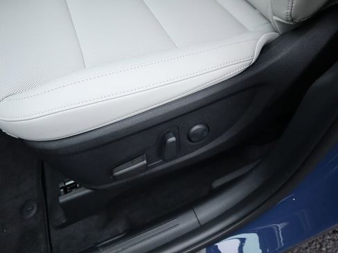 New 2025 Kia Telluride S image 22