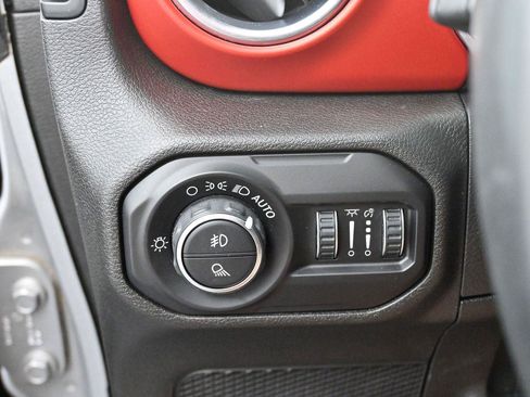 Used 2020 Jeep Gladiator Rubicon AWD/4WD image 29