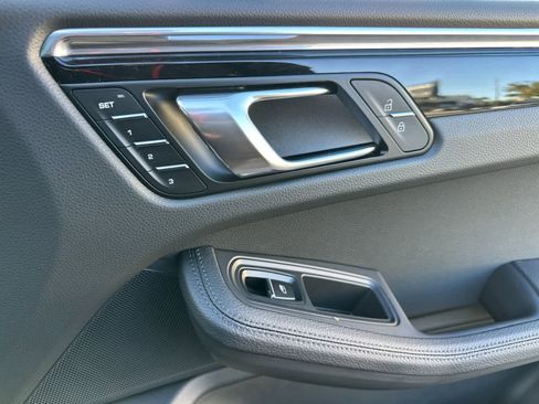 New 2025 Porsche Macan S AWD/4WD image 19