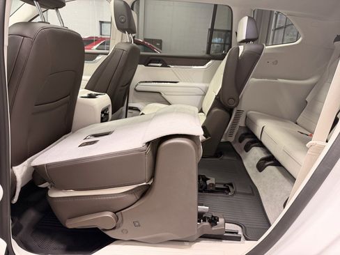 Used 2024 GMC Acadia Denali w/ LPO, Floor Liner Package image 18