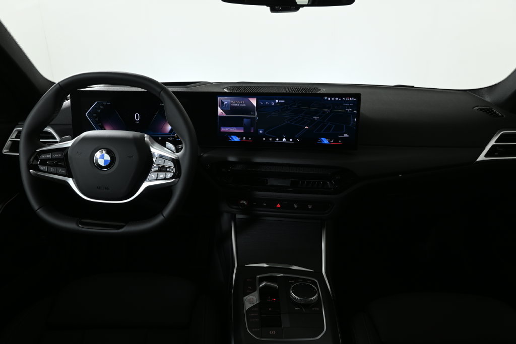 Used 2026 BMW 330i xDrive Sedan w/ Premium Package AWD/4WD image 17