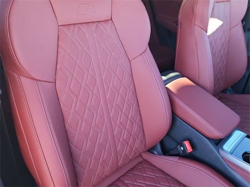 New 2025 Audi SQ5 Prestige image 19