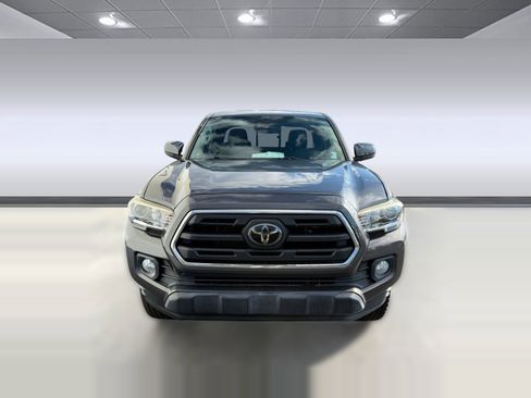 Used 2018 Toyota Tacoma SR5 image 5