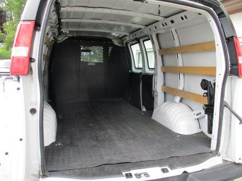 Used 2023 Chevrolet Express 2500 w/ Driver Convenience Package image 7