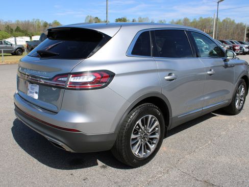 Used 2022 Lincoln Nautilus AWD w/ Premium Package image 6
