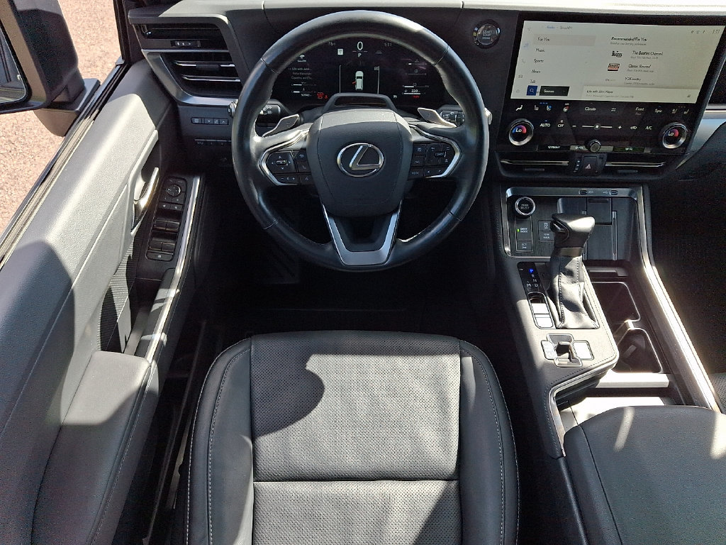 Used 2024 Lexus GX 550 w/ Accessory Package (2T) AWD/4WD image 11