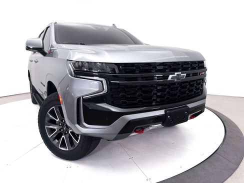 Used 2024 Chevrolet Suburban Z71 w/ Luxury Package AWD/4WD image 8