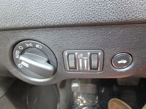 Used 2022 Dodge Charger SXT w/ Leather Interior Group image 28