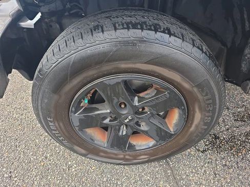 Used 2011 Jeep Wrangler Unlimited Sport image 10