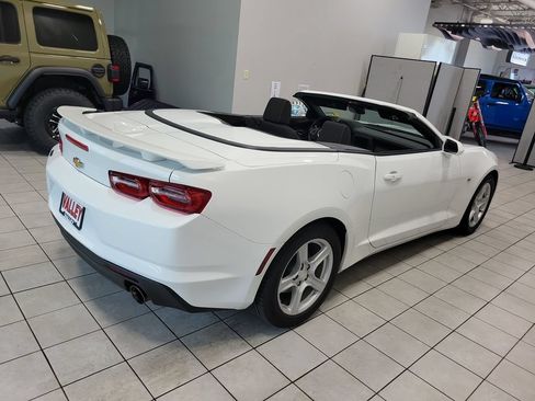 Used 2023 Chevrolet Camaro LT RWD image 13