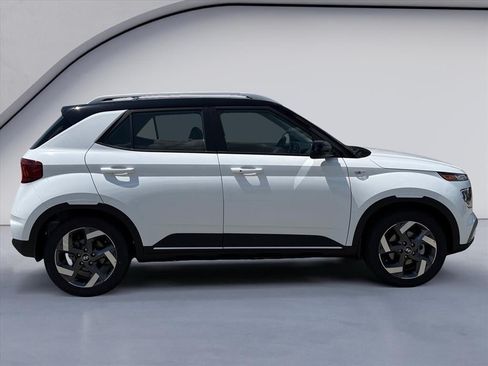 New 2026 Hyundai Venue SEL FWD image 6