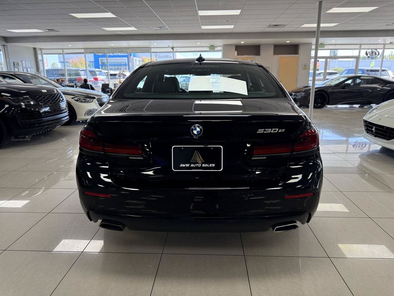 Used 2023 BMW 530e w/ Premium Package RWD image 5