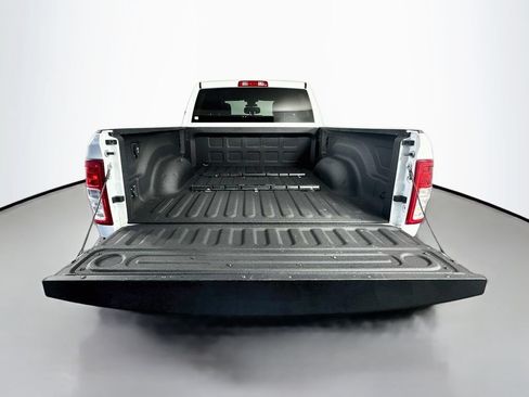 Used 2023 RAM 2500 Tradesman w/ Chrome Appearance Group AWD/4WD image 28