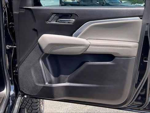 Used 2025 Chevrolet Colorado ZR2 w/ Midnight Edition AWD/4WD image 29