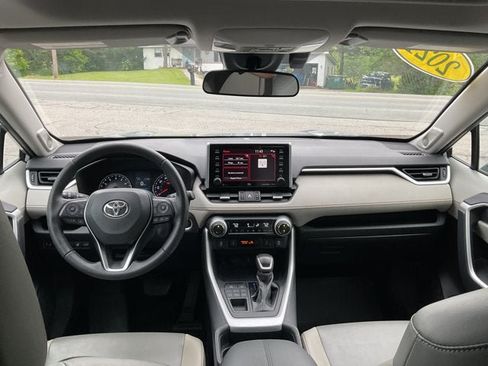 Used 2021 Toyota RAV4 XLE Premium AWD/4WD image 14