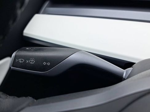 Used 2021 Tesla Model Y Long Range AWD/4WD image 19