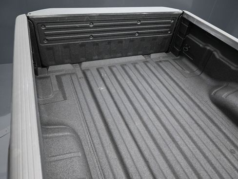 Used 2020 Nissan Frontier SV image 40