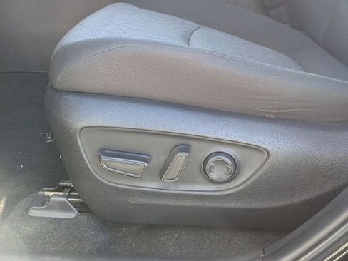 Used 2022 Toyota RAV4 XLE w/ Convenience Package FWD image 21