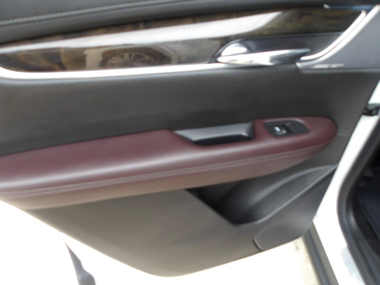 Used 2021 Cadillac XT6 Premium Luxury FWD image 16