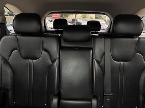 Used 2024 Kia Sorento S FWD image 13